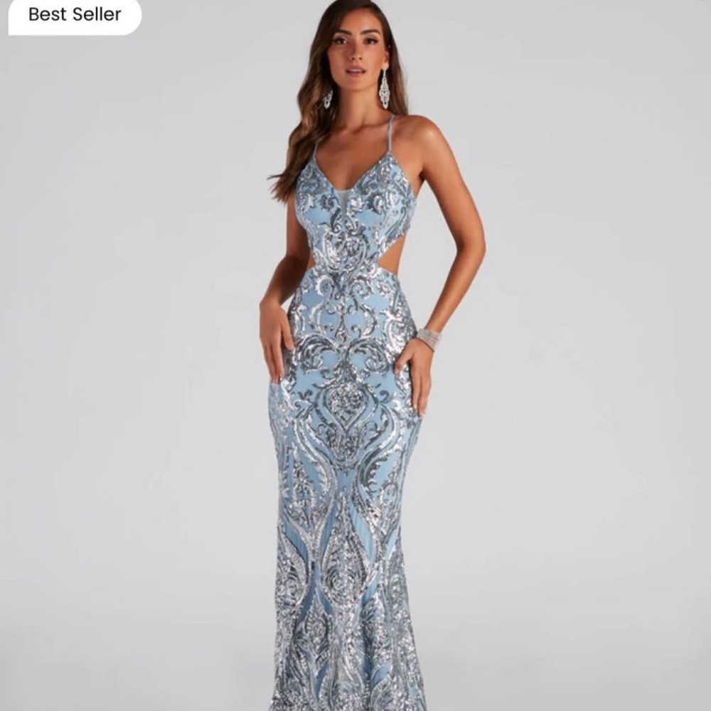 @dress , baby blue , home coming dress, wedding guest. It fits size S-M.
